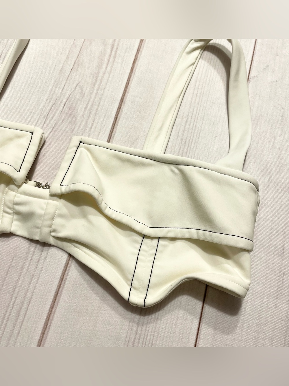 Devon Windsor Bikini Top Women’s M White Cream Faux Front Pocket Swim Designer - Picture 4 of 10